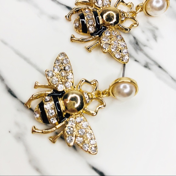 BLING BEE FAUX PEARL SPARKLY BUG DANGLE EARRINGS - Picture 5 of 8